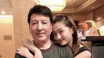 关晓彤爸爸背景,揭秘演艺圈“星二代”的成长之路