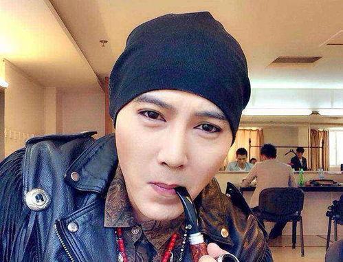 李桢航生活照,平凡中的不凡魅力